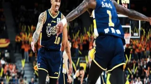 《太阳报独家揭秘：阿莫林辞职风波反转，经纪人的话让他犹豫不决！》